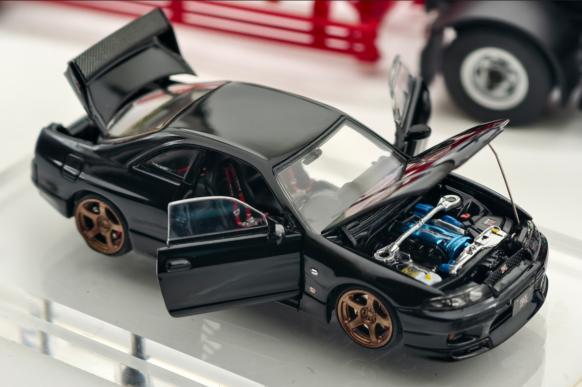 Nissan Skyline GT-R33 All Opening