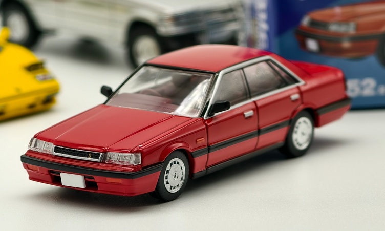 Nissan Skyline 4 Door HT 1800 Passage Red