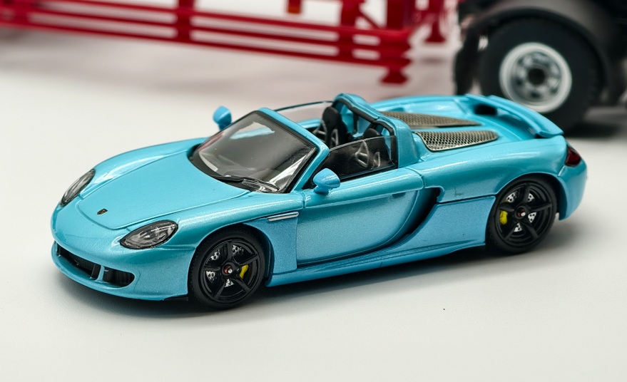 Porsche Carrera GT Blue