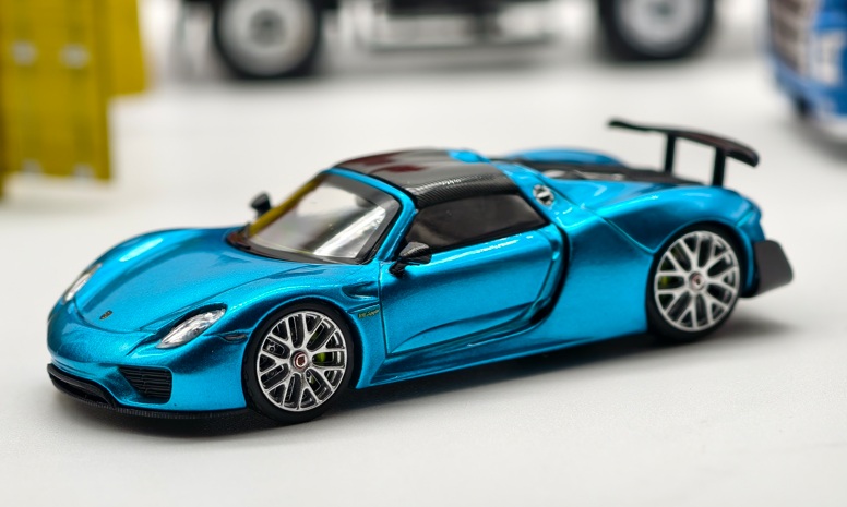 Porsche 918 Spyder With Functional Spoiler