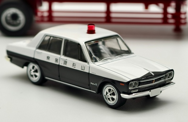 Nissan Skyline 2000 GT Police Car