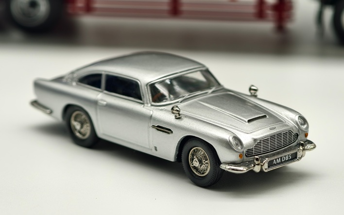 Aston Martin DB5 Silver ATS