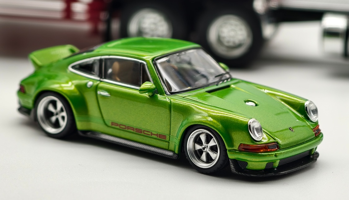 Porsche 911 Singer DLS Green