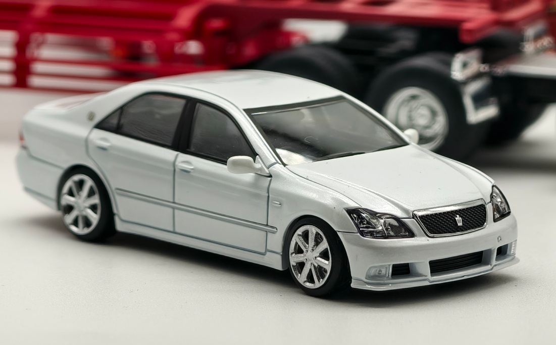 Toyota Crown Athlete GRS184