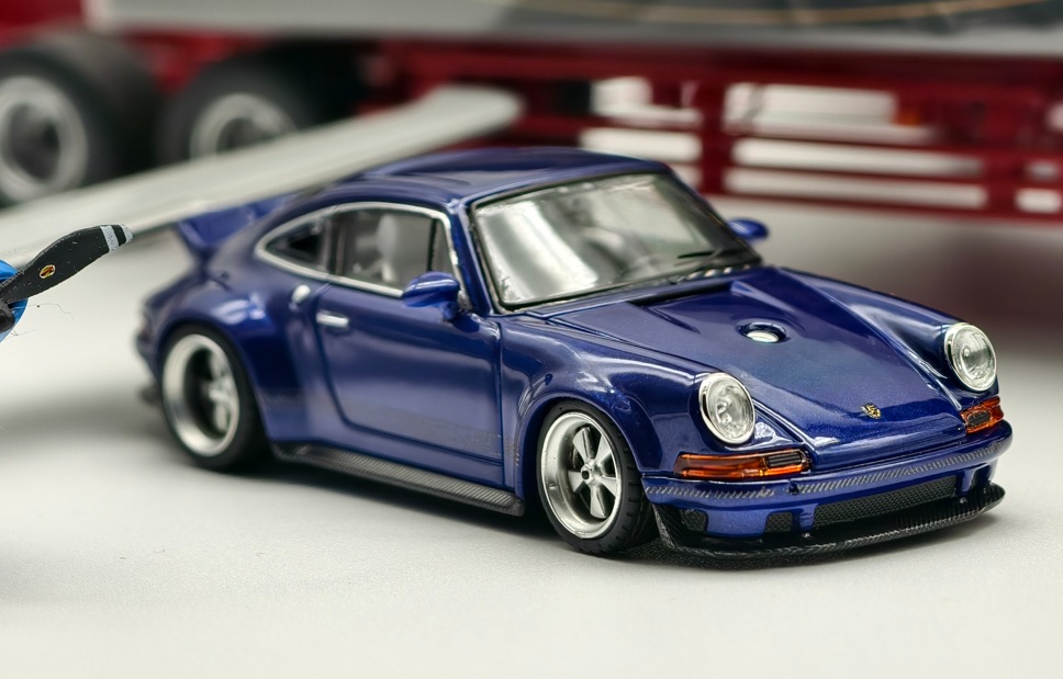 Porsche 911 Singer DLS Blue