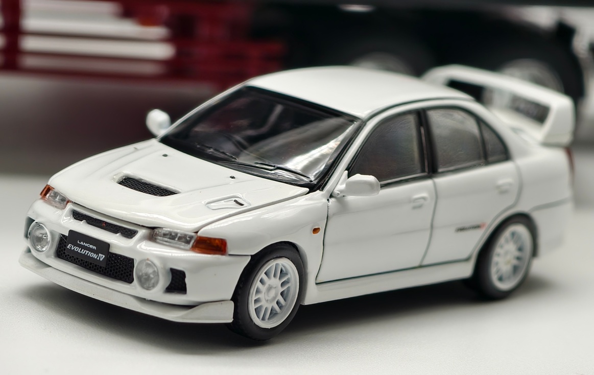 Mitsubishi Lancer Evo 4 White