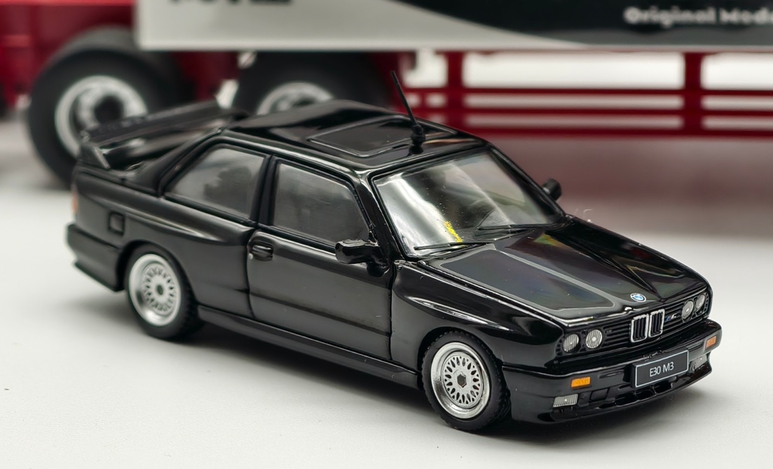 BMW M3 E30 Black