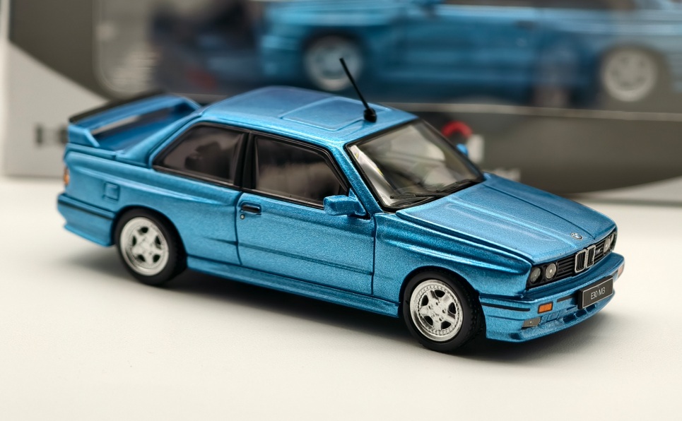 BMW M3 E30 Blue